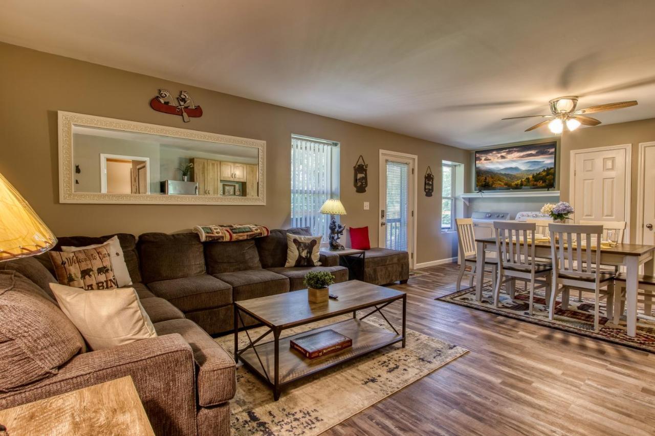 Fun & Games By Honeybearcabins 2Br/1Ba Sleeps 7 Sevierville Esterno foto